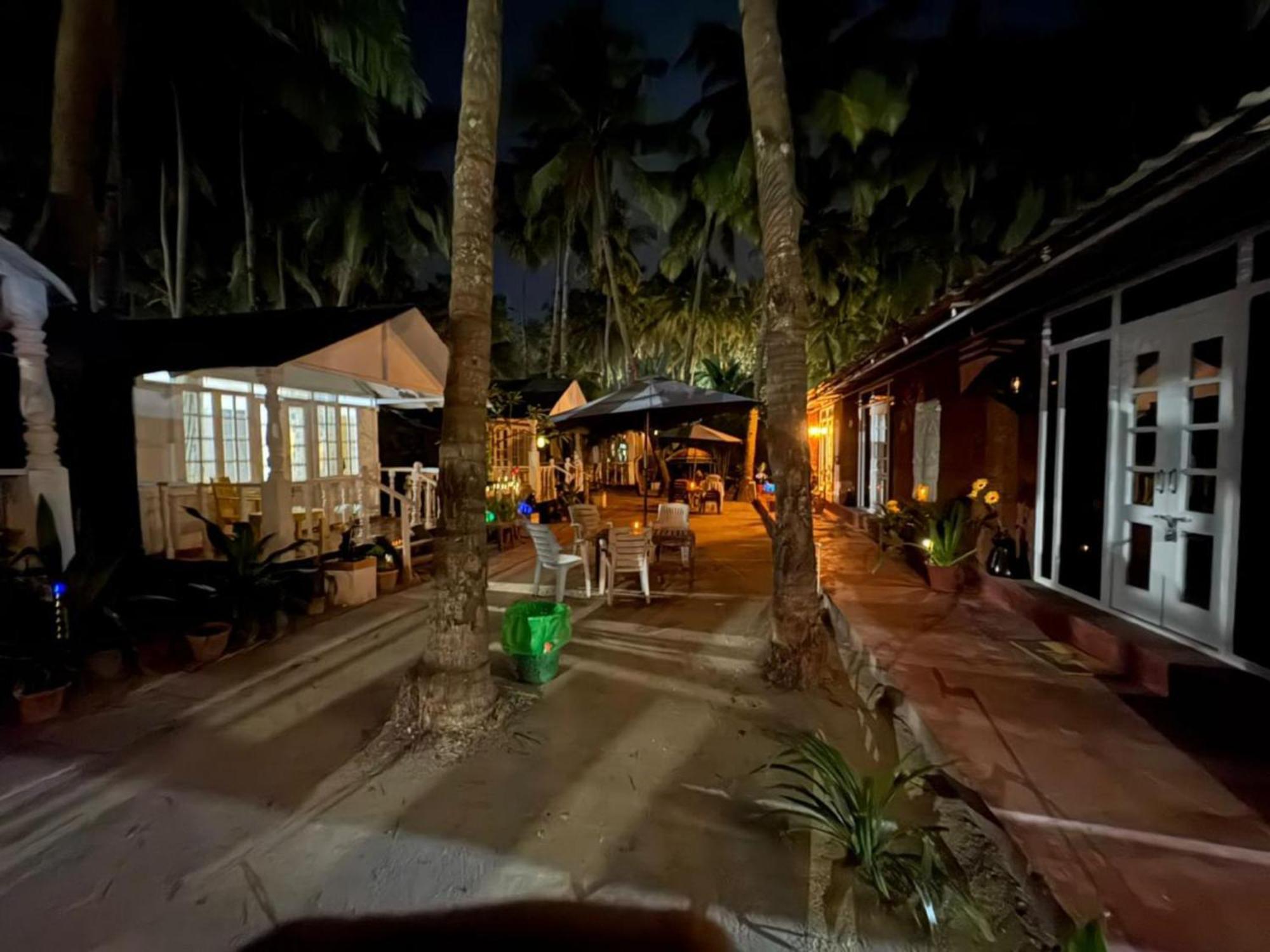 The Charming Nights Hotell Palolem Exteriör bild